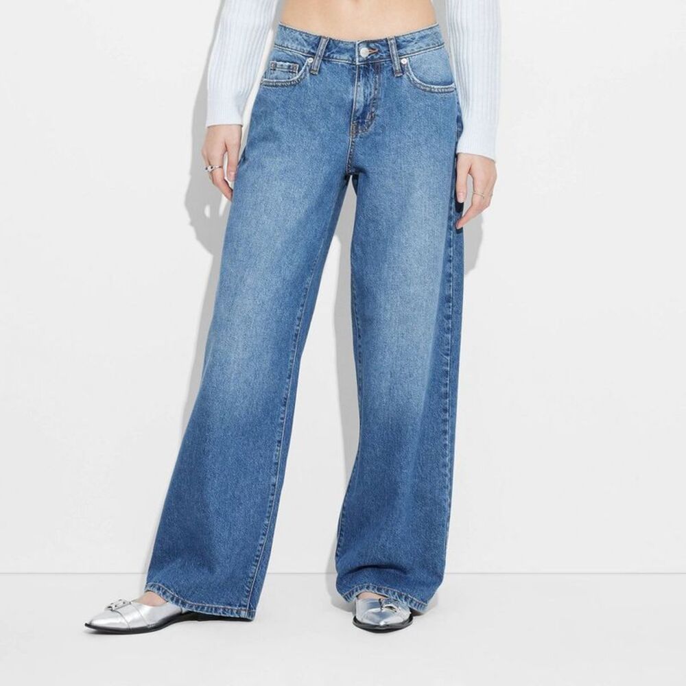Wild Fable - Women's Low-Rise Wide Leg Baggy Jeans - Wild Fable Medium Wash - Picture 2 of 3